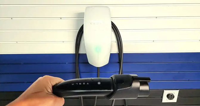 特斯拉的萬能墻式連接器怎么樣？