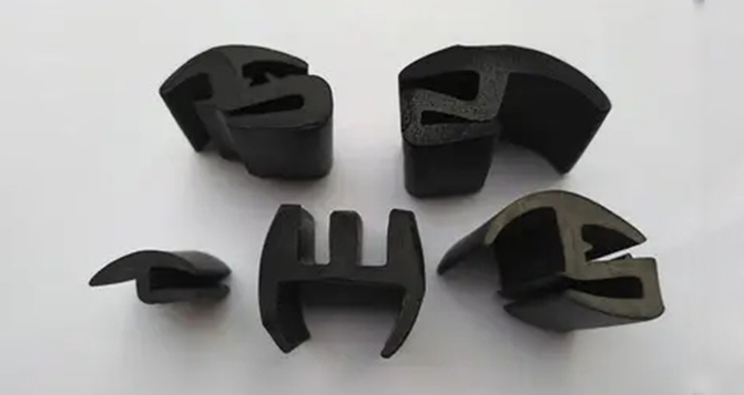 汽車(chē)密封膠條保養(yǎng)與維護(hù)的七大關(guān)鍵步驟